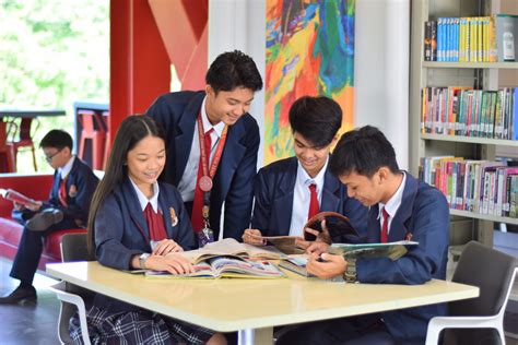 SENIOR HIGH SCHOOL .